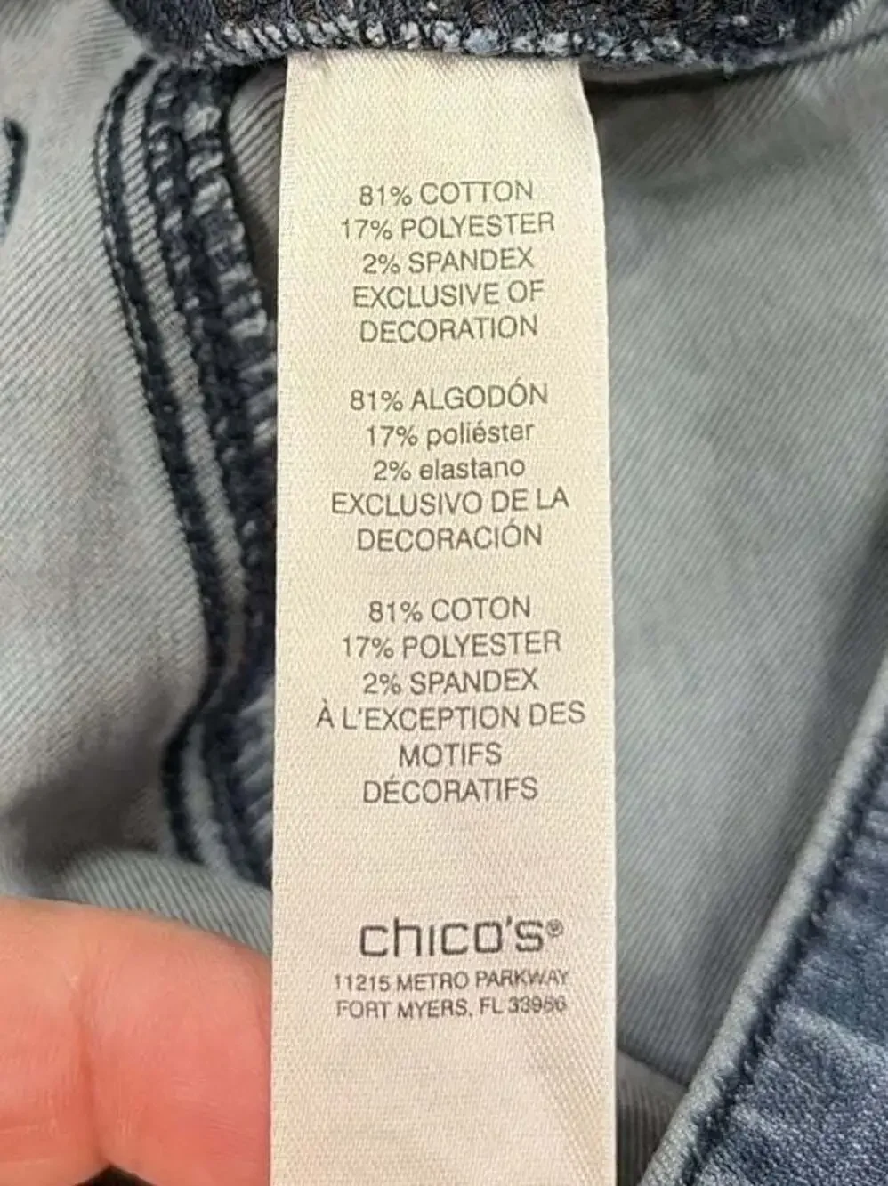 Chico's Fabulously Slimming Short Straight Leg Jeans, Size 0.5/Small